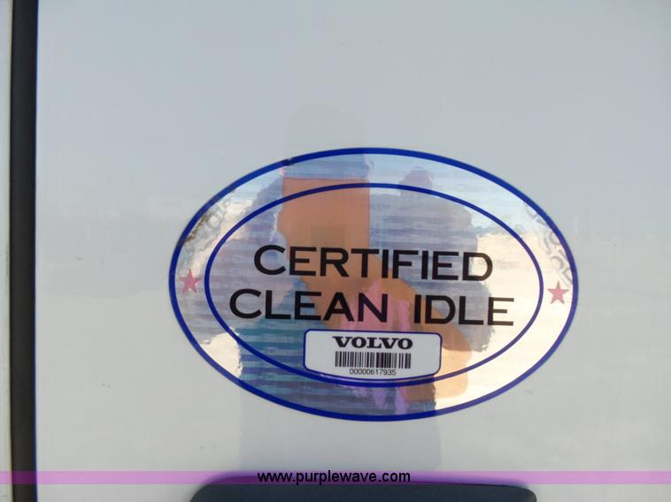 image for item K5759 2012 Volvo VNL semi truck