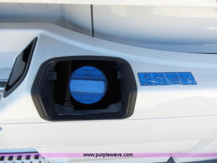 image for item K5759 2012 Volvo VNL semi truck