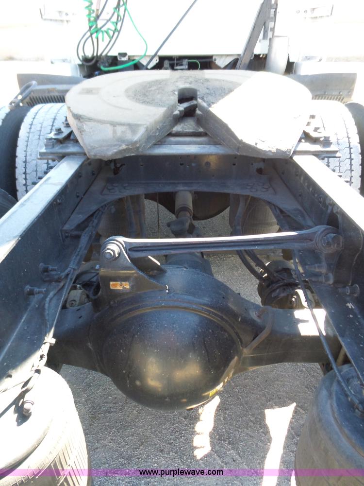 image for item K5759 2012 Volvo VNL semi truck