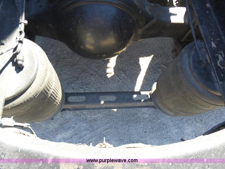 image for item K5759 2012 Volvo VNL semi truck