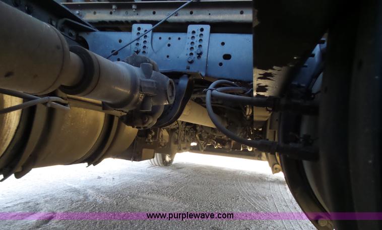 image for item K5759 2012 Volvo VNL semi truck