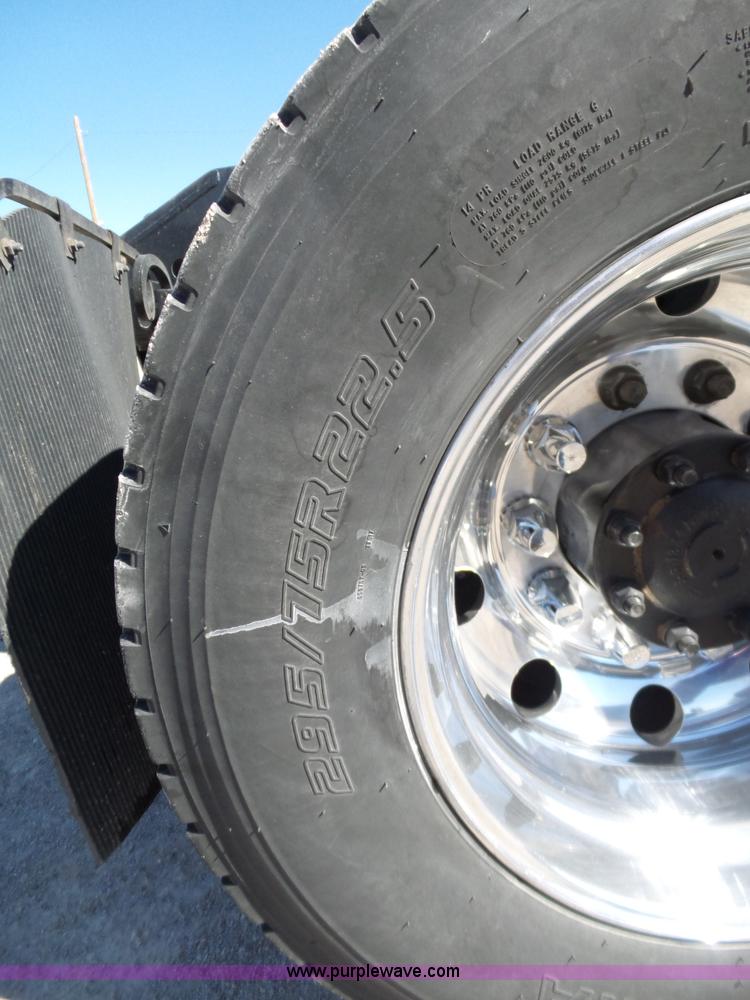 image for item K5759 2012 Volvo VNL semi truck