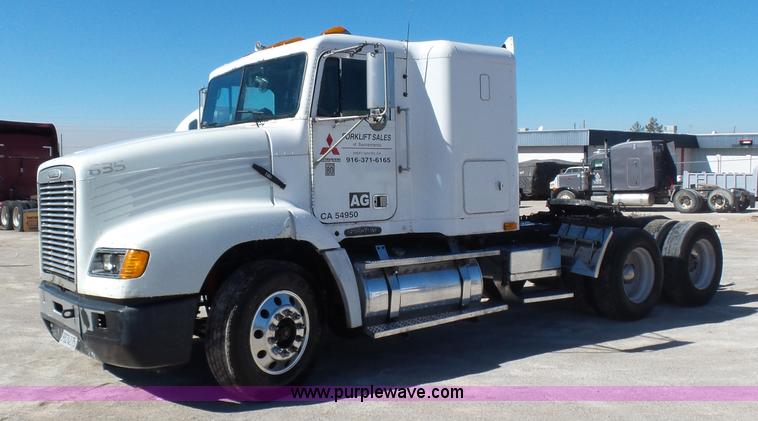 image for item K5760 1996 Freightliner FLD112 semi truck