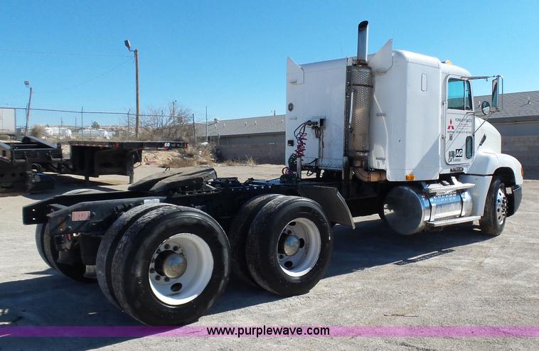 image for item K5760 1996 Freightliner FLD112 semi truck