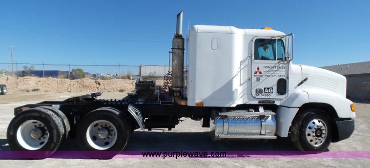 image for item K5760 1996 Freightliner FLD112 semi truck