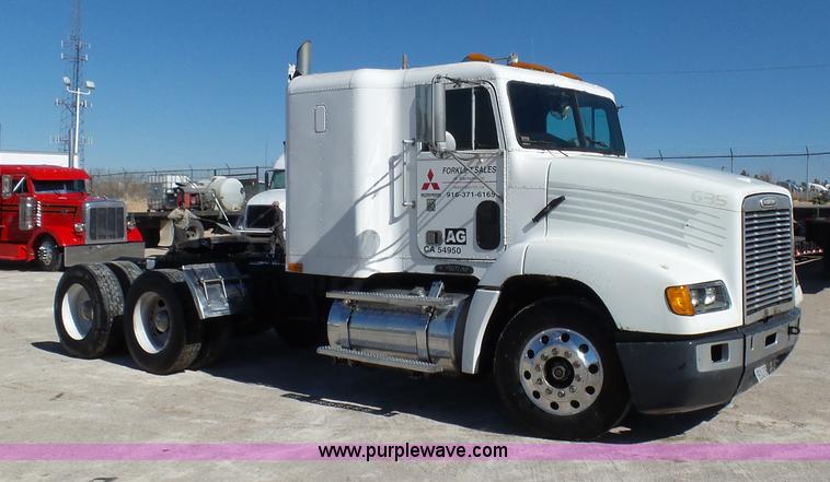 image for item K5760 1996 Freightliner FLD112 semi truck