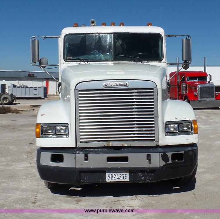 image for item K5760 1996 Freightliner FLD112 semi truck
