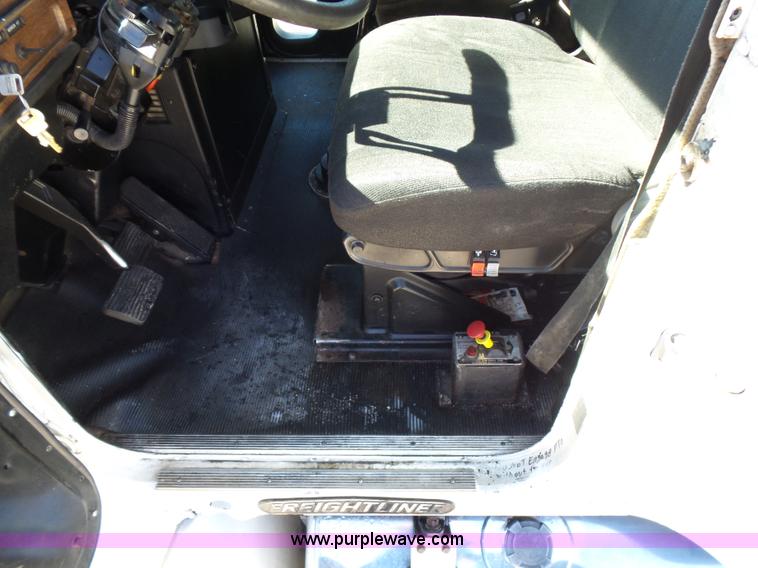 image for item K5760 1996 Freightliner FLD112 semi truck