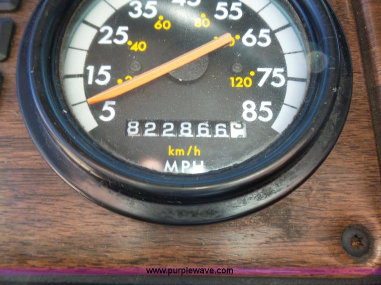 image for item K5760 1996 Freightliner FLD112 semi truck