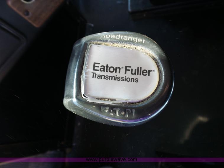 image for item K5760 1996 Freightliner FLD112 semi truck