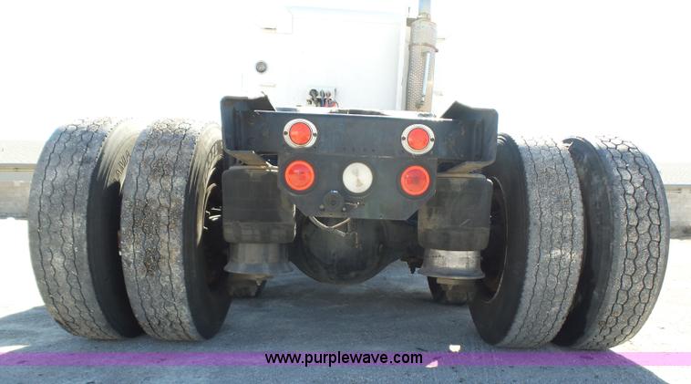 image for item K5760 1996 Freightliner FLD112 semi truck