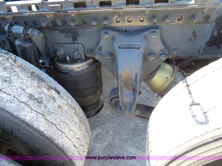 image for item K5760 1996 Freightliner FLD112 semi truck