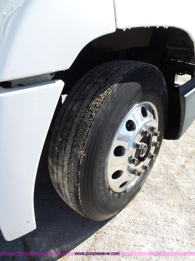 image for item K5760 1996 Freightliner FLD112 semi truck