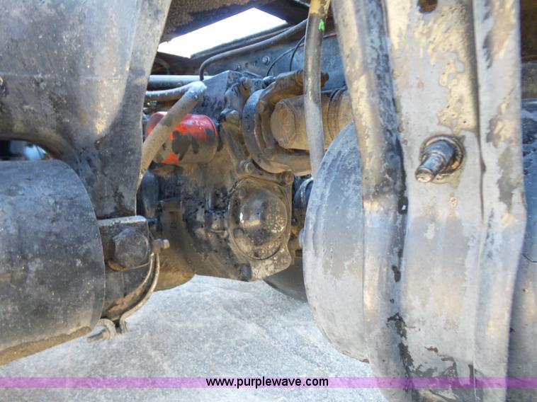 image for item K5760 1996 Freightliner FLD112 semi truck