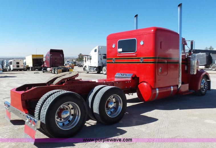 image for item K5761 1993 Peterbilt 379 semi truck
