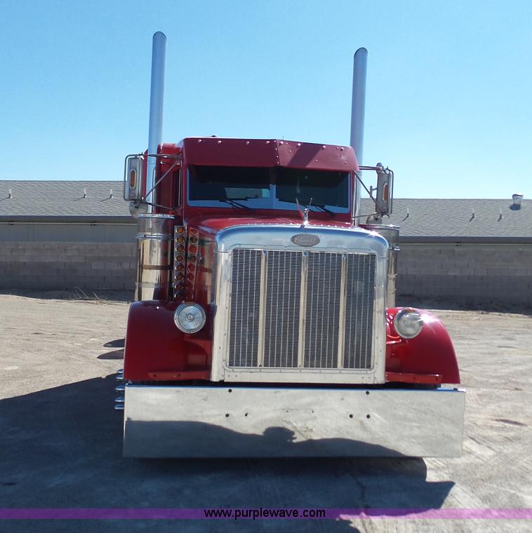 image for item K5761 1993 Peterbilt 379 semi truck