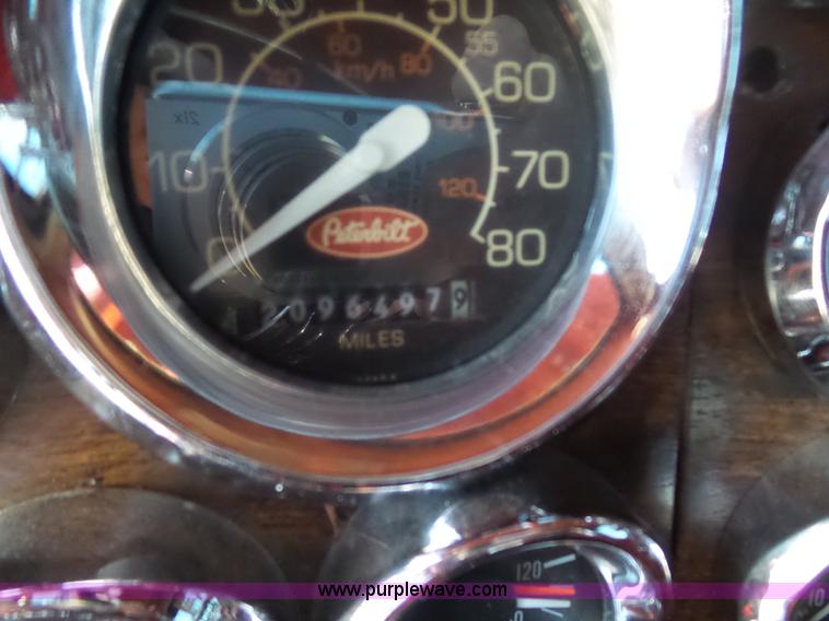 image for item K5761 1993 Peterbilt 379 semi truck