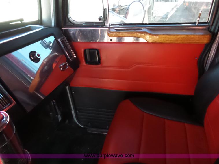 image for item K5761 1993 Peterbilt 379 semi truck