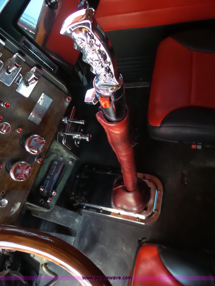 image for item K5761 1993 Peterbilt 379 semi truck