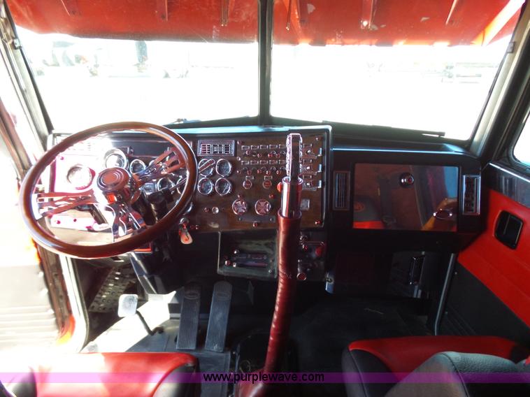 image for item K5761 1993 Peterbilt 379 semi truck