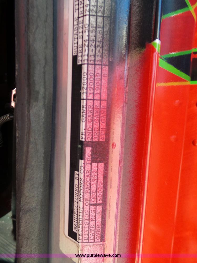 image for item K5761 1993 Peterbilt 379 semi truck