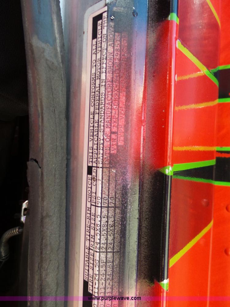 image for item K5761 1993 Peterbilt 379 semi truck