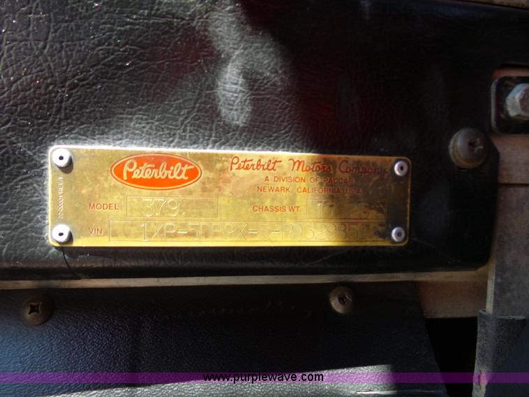 image for item K5761 1993 Peterbilt 379 semi truck