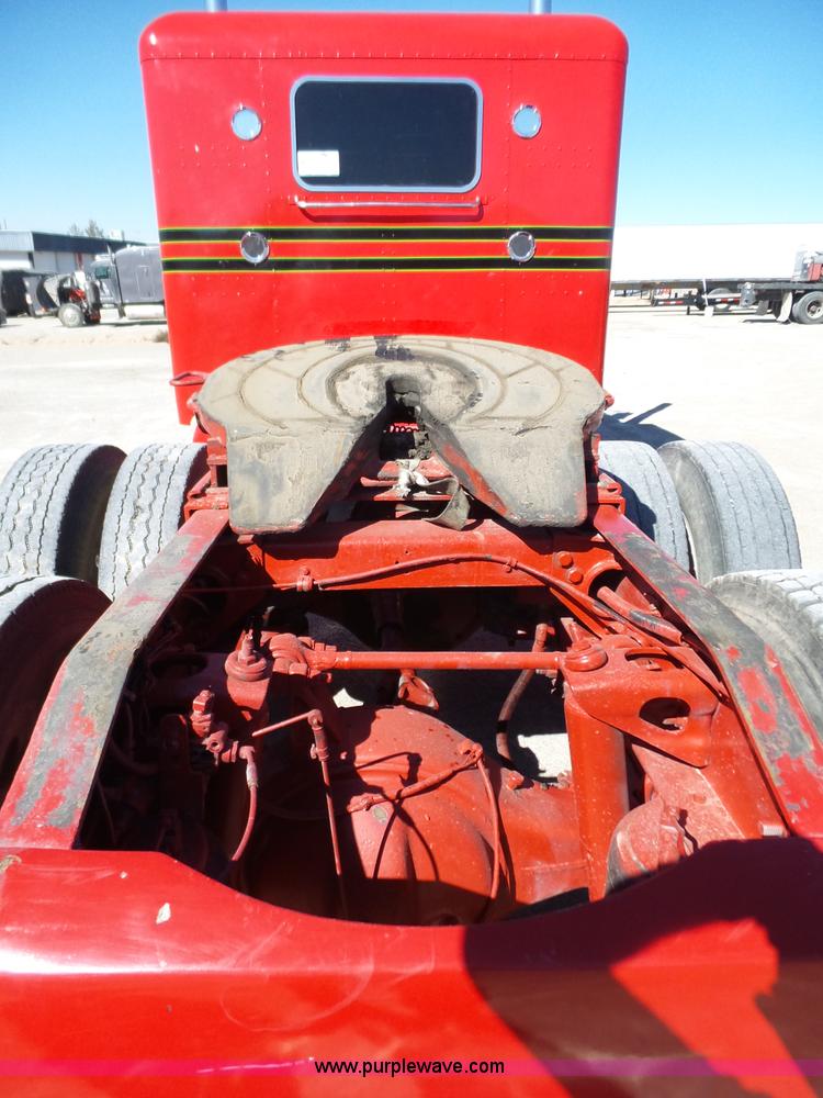 image for item K5761 1993 Peterbilt 379 semi truck