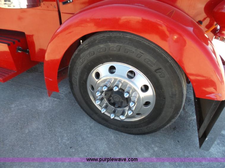 image for item K5761 1993 Peterbilt 379 semi truck