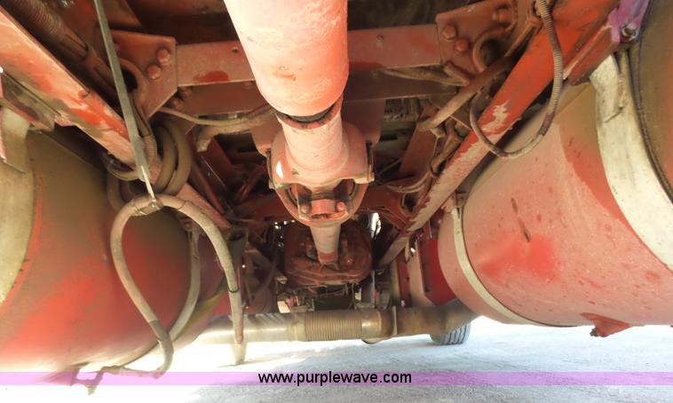 image for item K5761 1993 Peterbilt 379 semi truck