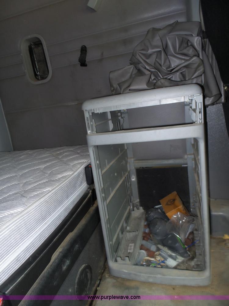 image for item K5767 2005 Freightliner Columbia semi truck