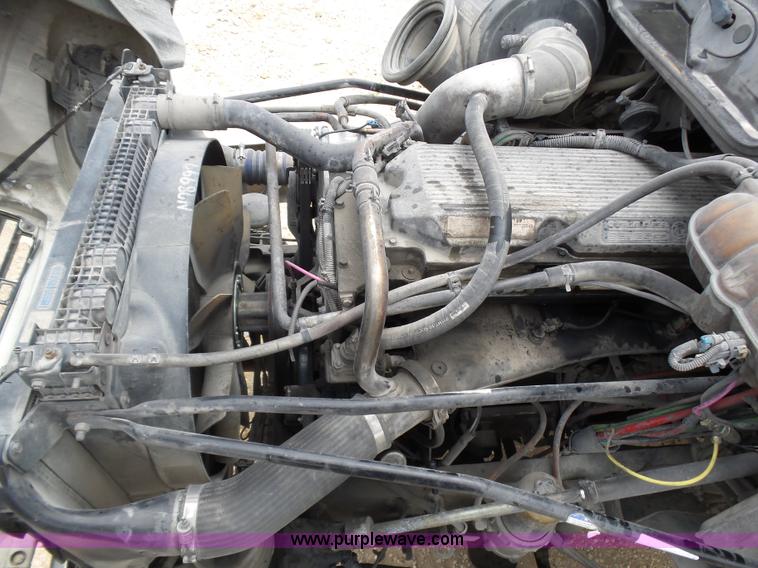 image for item K5767 2005 Freightliner Columbia semi truck