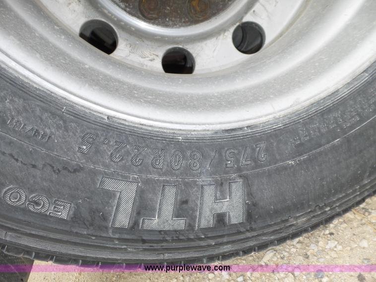 image for item K5767 2005 Freightliner Columbia semi truck