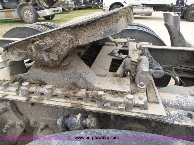 image for item K5768 2006 Freightliner Columbia semi truck