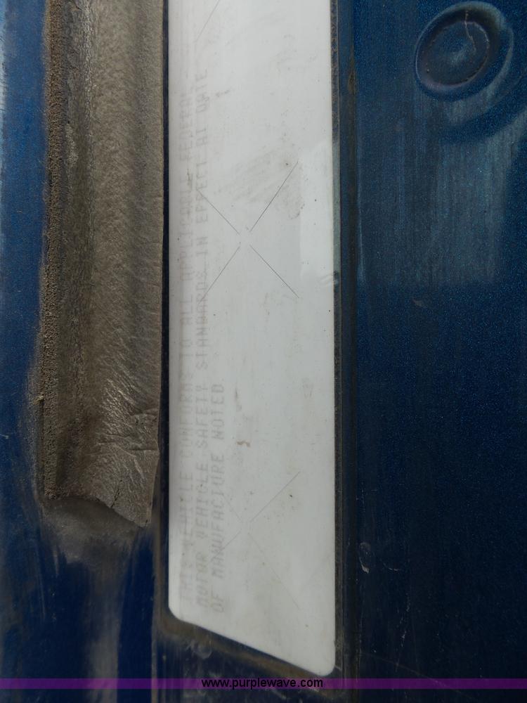 image for item K5768 2006 Freightliner Columbia semi truck