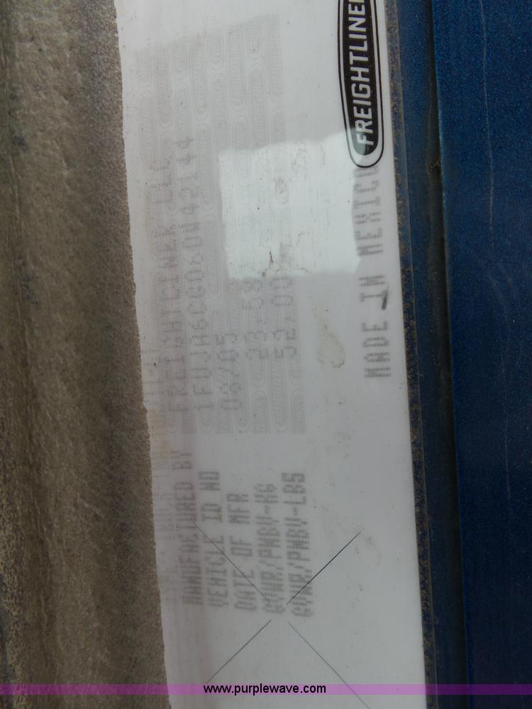 image for item K5768 2006 Freightliner Columbia semi truck