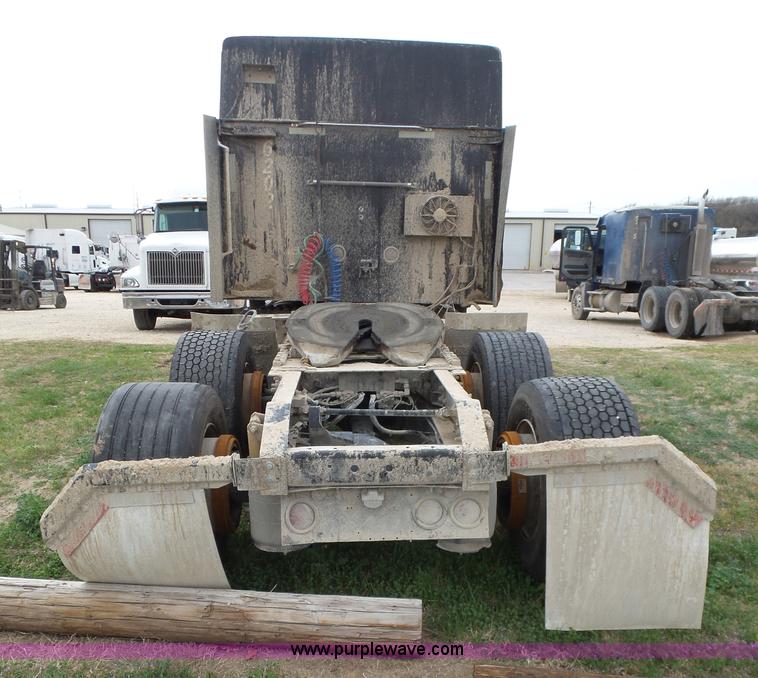 image for item K5769 2007 International 9400i semi truck