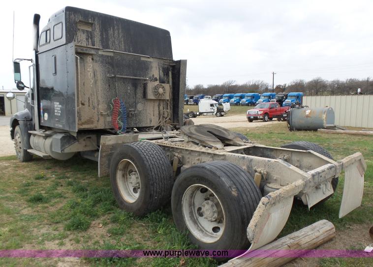 image for item K5769 2007 International 9400i semi truck