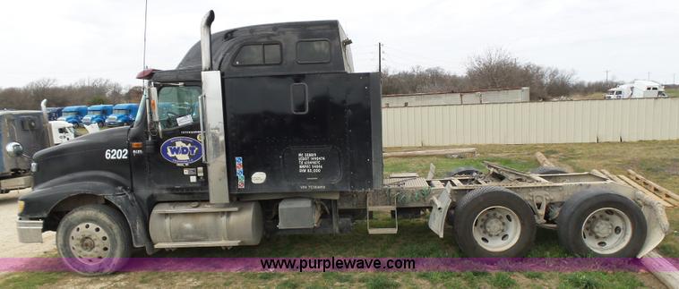 image for item K5769 2007 International 9400i semi truck