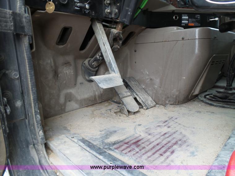 image for item K5769 2007 International 9400i semi truck