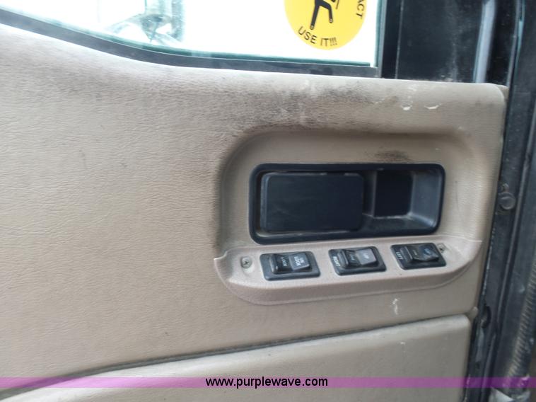 image for item K5769 2007 International 9400i semi truck