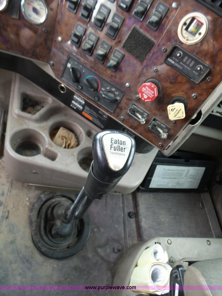 image for item K5769 2007 International 9400i semi truck