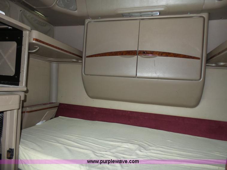 image for item K5769 2007 International 9400i semi truck