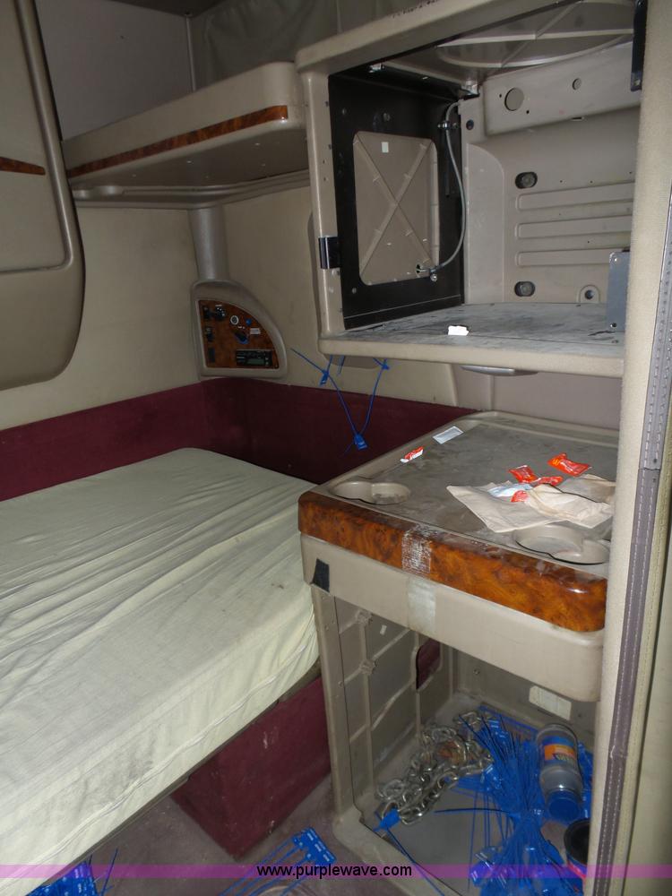 image for item K5769 2007 International 9400i semi truck