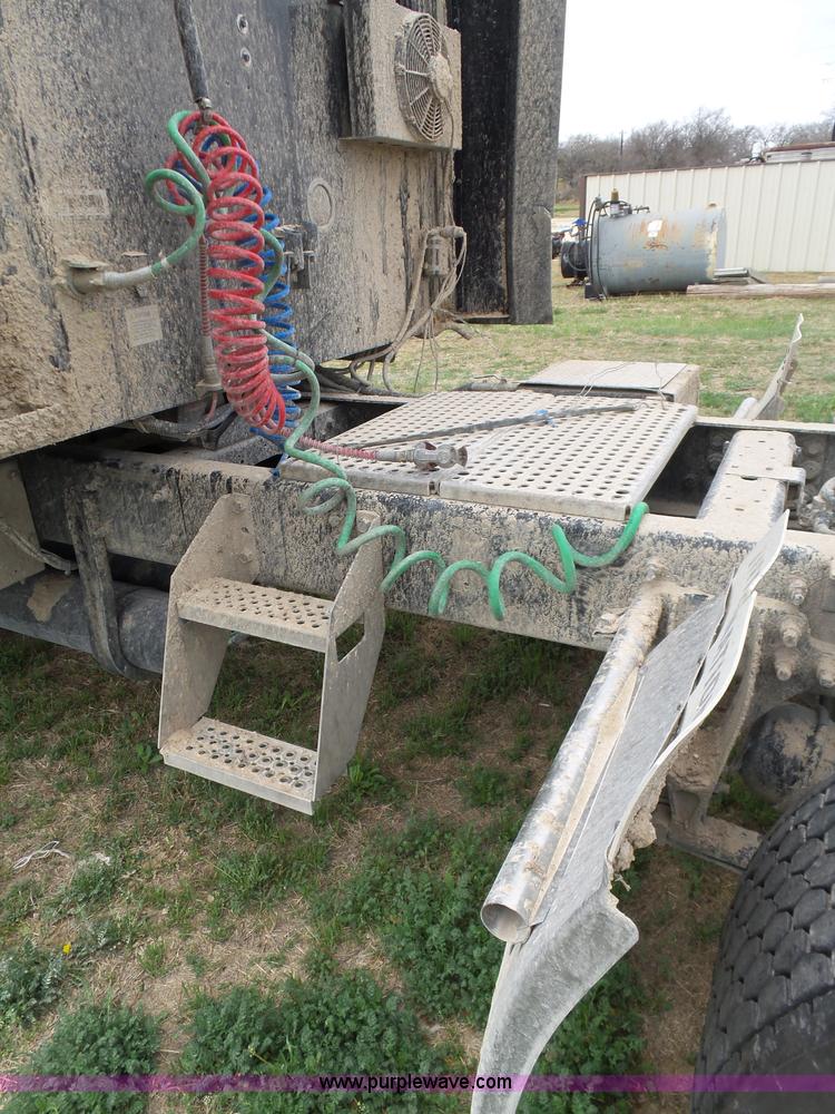 image for item K5769 2007 International 9400i semi truck