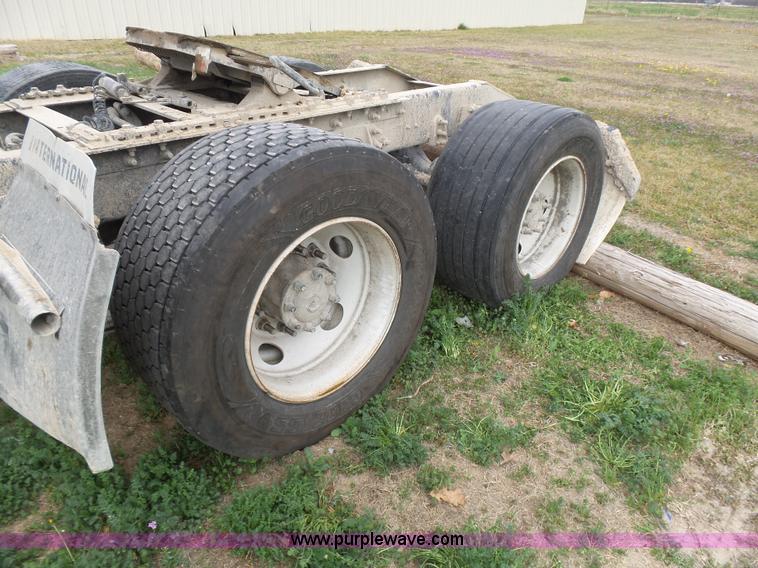 image for item K5769 2007 International 9400i semi truck