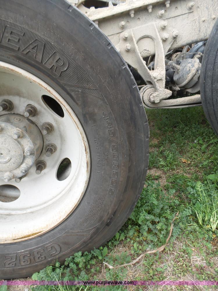 image for item K5769 2007 International 9400i semi truck