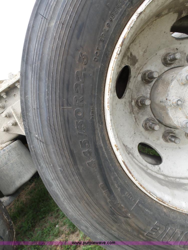 image for item K5769 2007 International 9400i semi truck