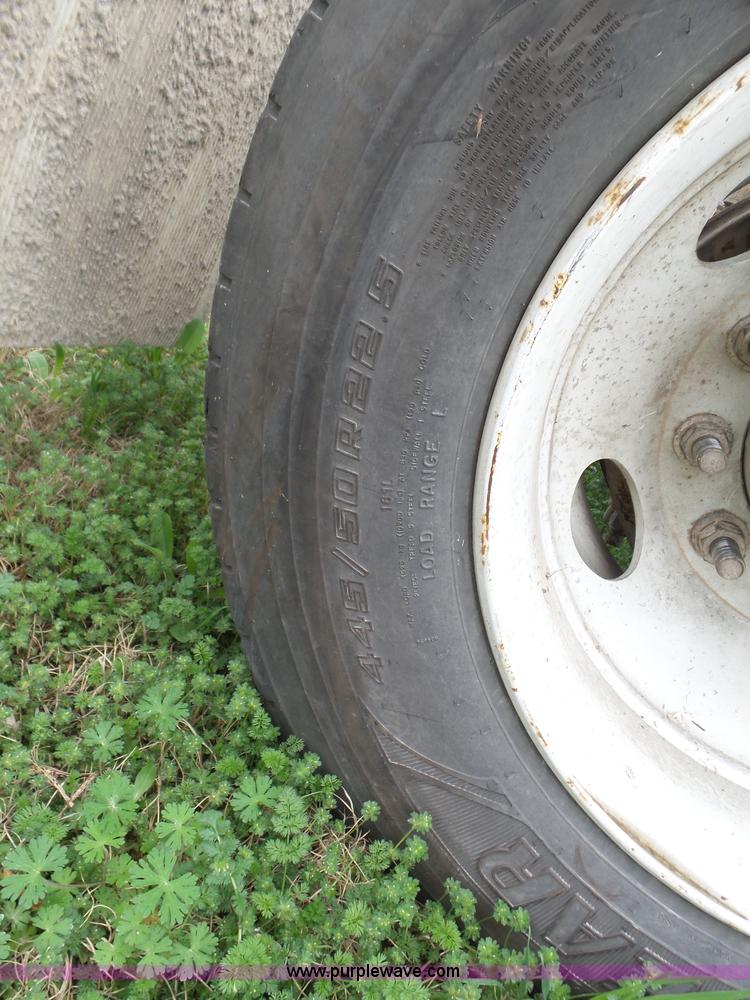 image for item K5769 2007 International 9400i semi truck