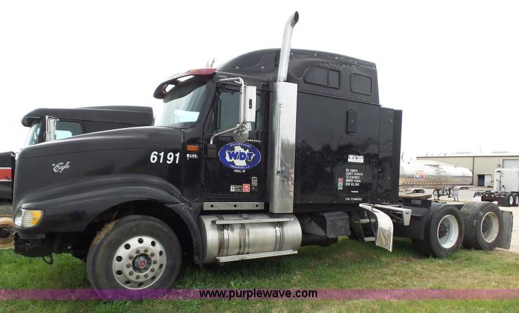 image for item K5770 2007 International 9400i semi truck